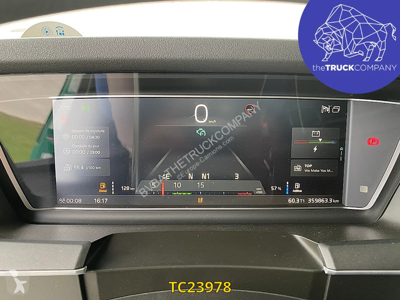جرار Volvo 500