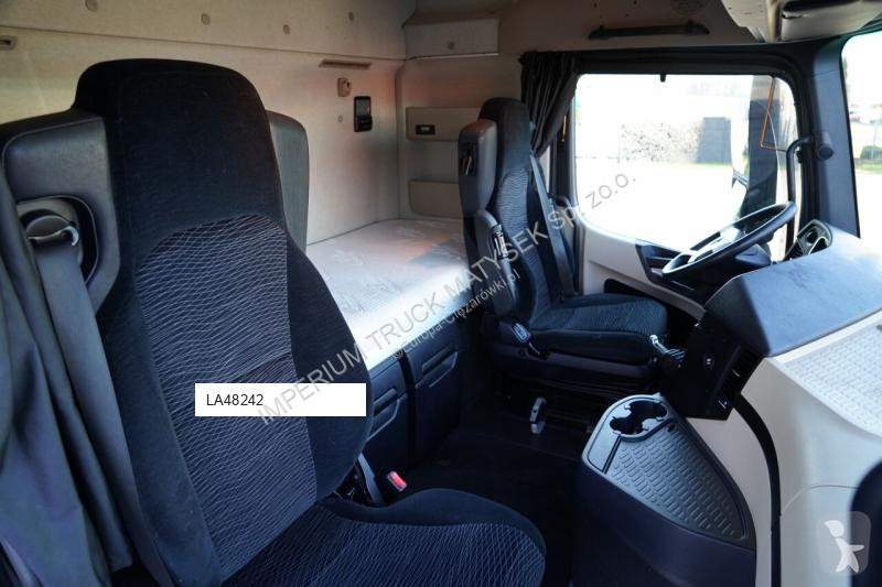 جرار Mercedes ACTROS 1842