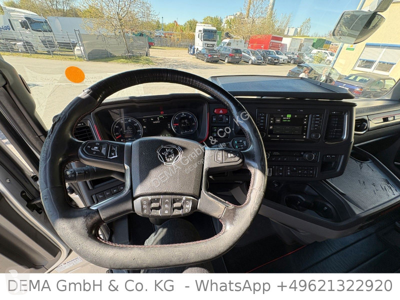 جرار Scania...