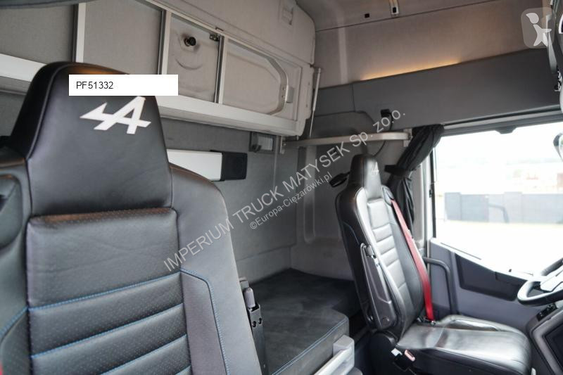 جرار Renault T 520