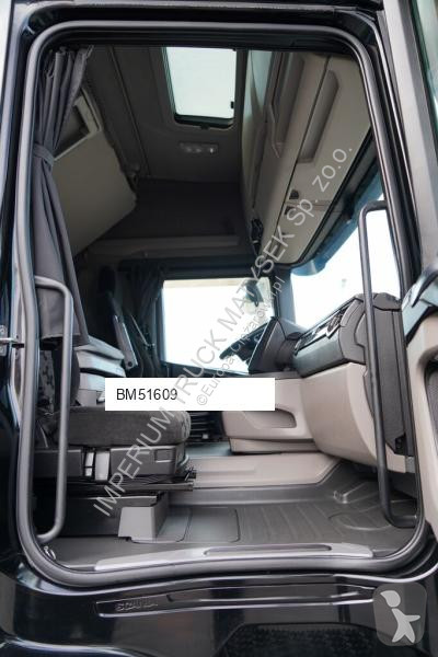 جرار MAN R 450