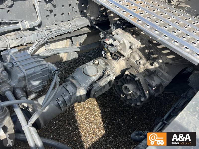 جرار Mercedes ACTROS 1845