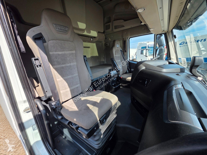 جرار Iveco 420 / Intarder