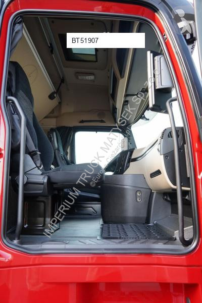Влекач Mercedes ACTROS 1845
