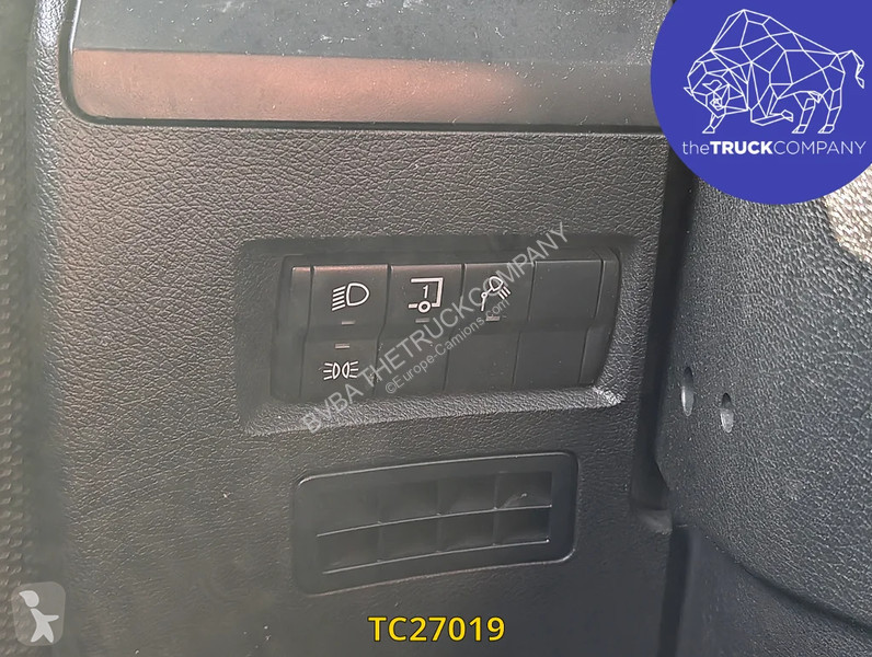 Тягач Mercedes 1853