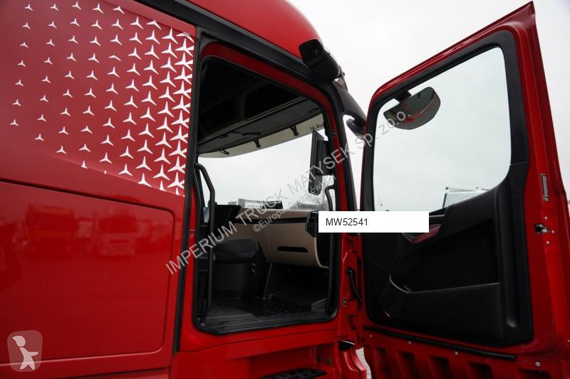 Тягач Mercedes ACTROS 1845