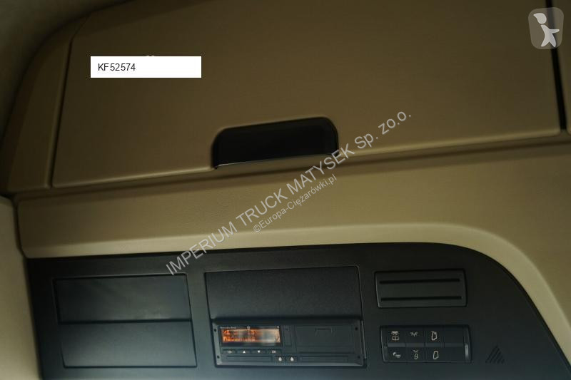 جرار Mercedes ACTROS 1845