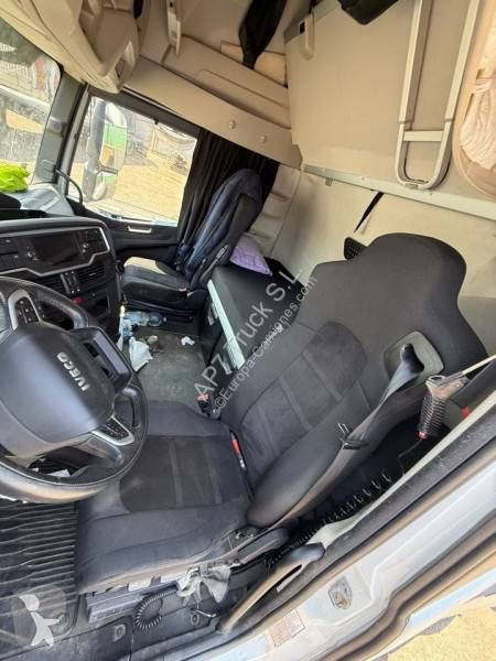 Iveco 490 tractor unit