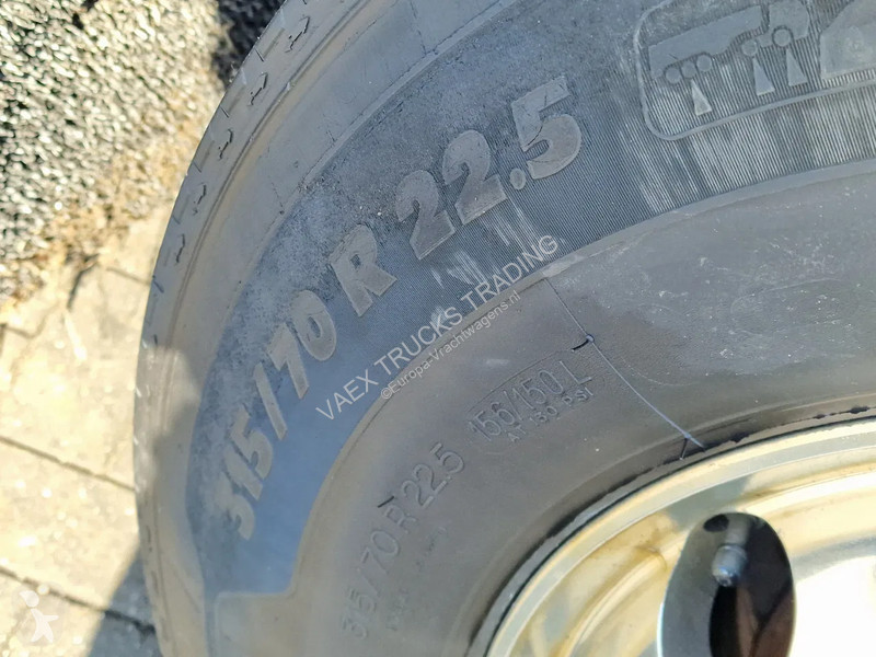 Traktor DAF 440 SpaceCab 4x2 - Full spoiler -...