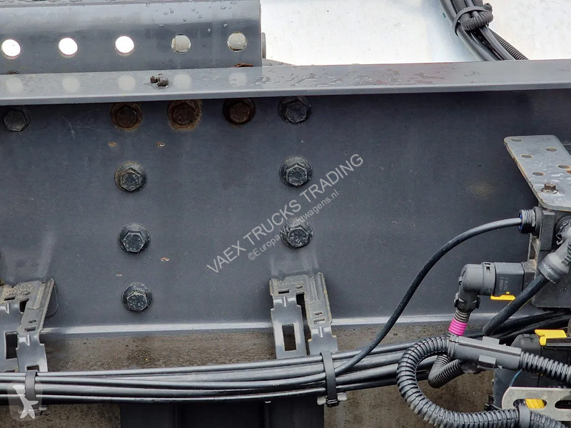 Traktor Volvo 13540 Globetrotter 4x2 - Custom...
