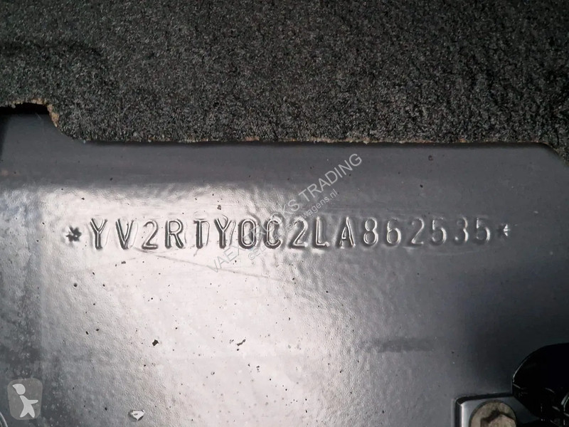 Tahač Volvo 13460 Globetrotter 6x2 - I Save -...