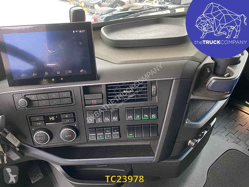 جرار Volvo 500