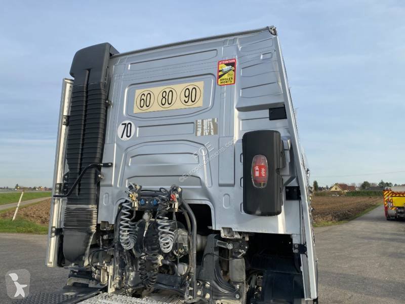 جرار Volvo