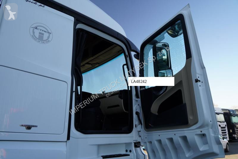 جرار Mercedes ACTROS 1842