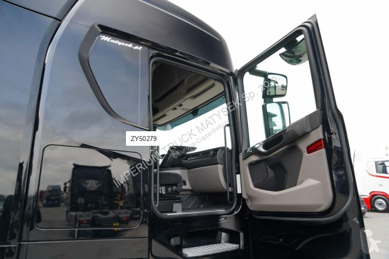 Влекач Scania S 500