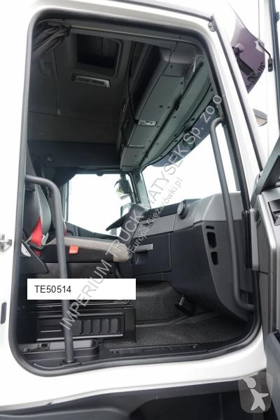 Влекач Renault T 480