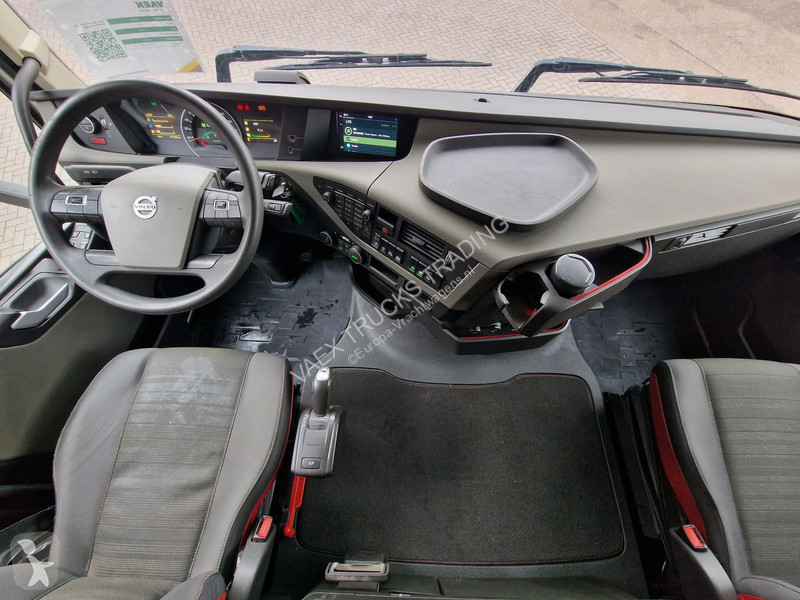 جرار Volvo 13460 Globetrotter 4x2 - Full...