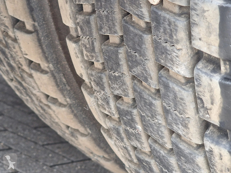 جرار Volvo 13540 Globetrotter 6x4 - Lift axle -...