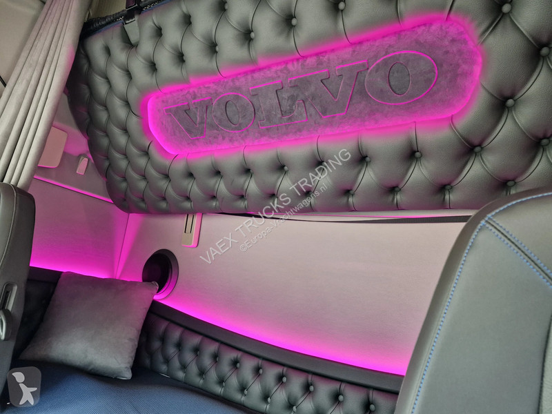 Traktor Volvo 13500 Aero Globetrotter XL 4x2 -...