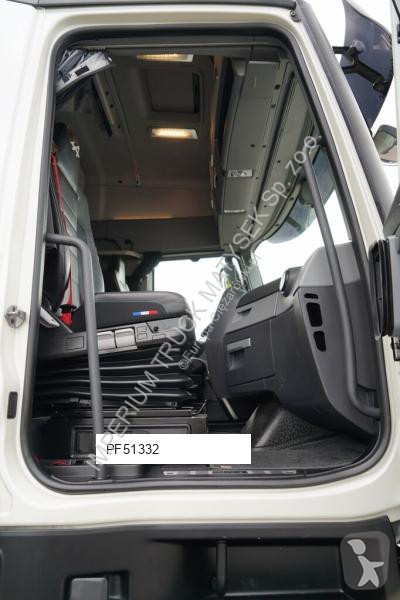 جرار Renault T 520