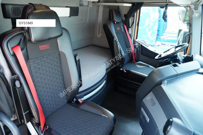 جرار Renault T 520