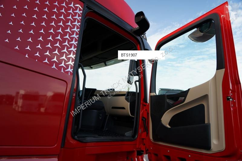Влекач Mercedes ACTROS 1845