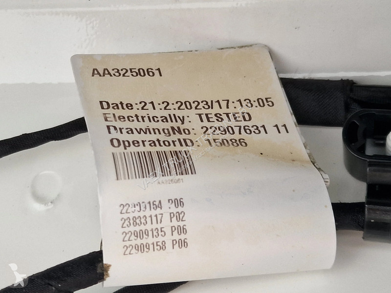 Trekker Volvo 13500 Globetrotter XL 6x2 -...