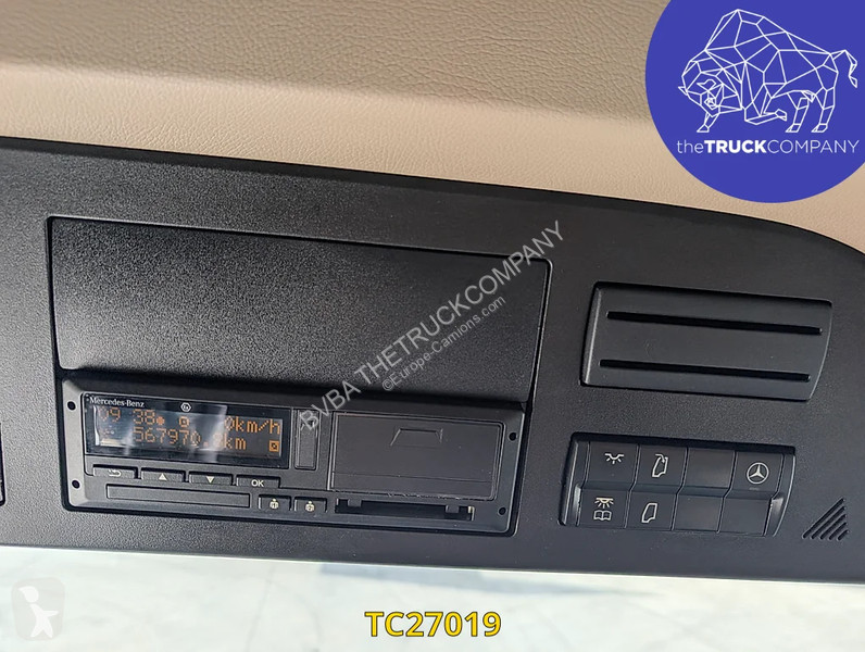 Тягач Mercedes 1853