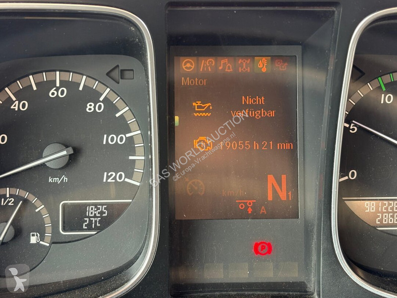 Nyergesvontató Mercedes 2551