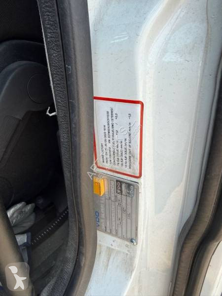 Iveco 490 tractor unit