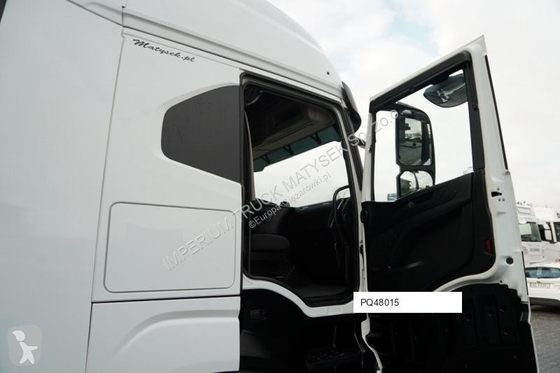 Влекач Iveco 480