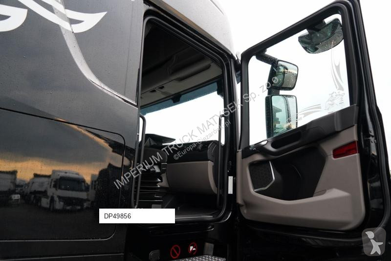 Cap tractor Scania S 500