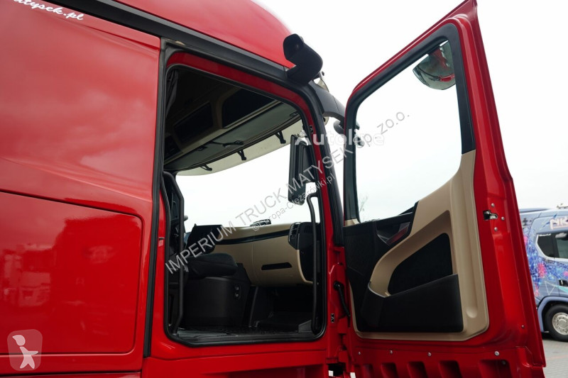 Влекач Mercedes ACTROS 1845