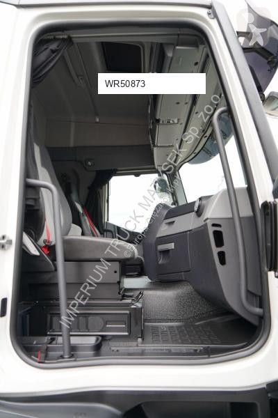 Влекач Renault T 430