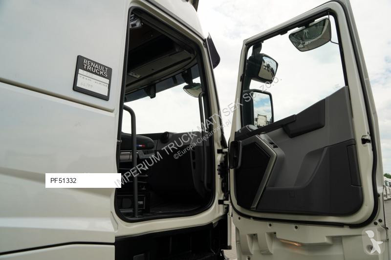 جرار Renault T 520