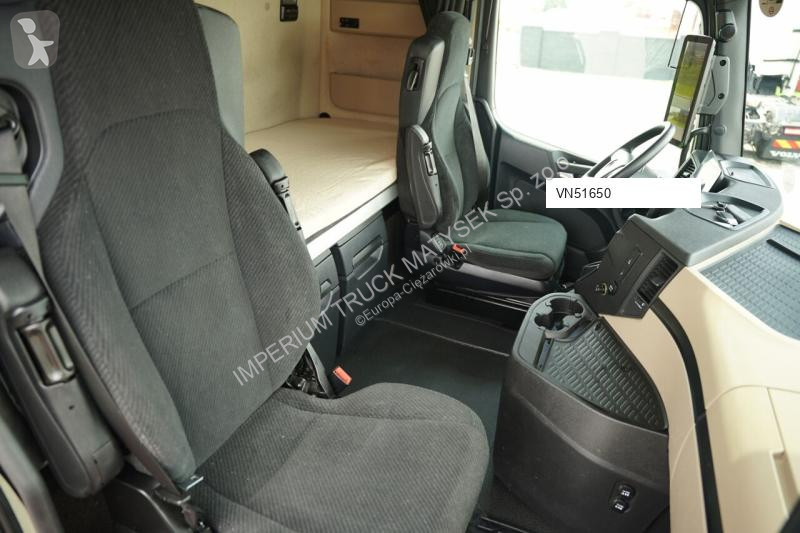 Влекач Mercedes ACTROS 1845