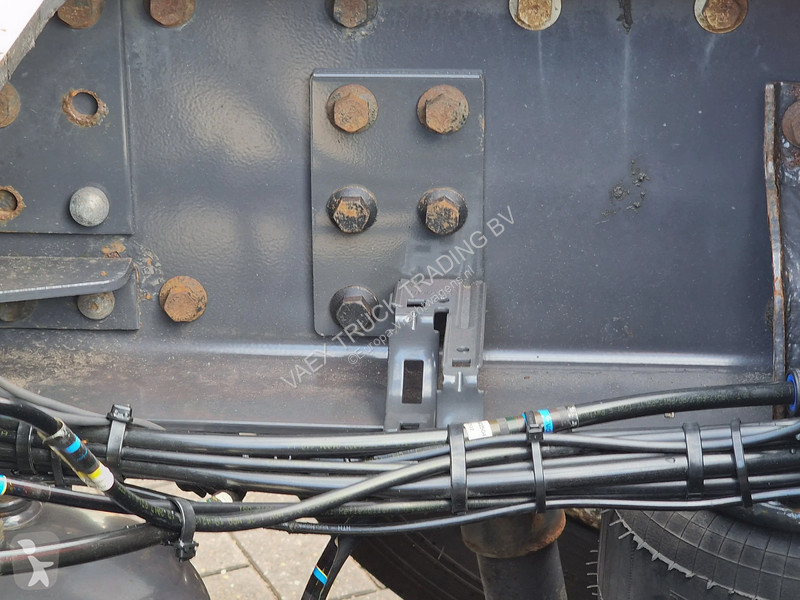 Cabeza tractora Volvo 13500 Globetrotter XL...