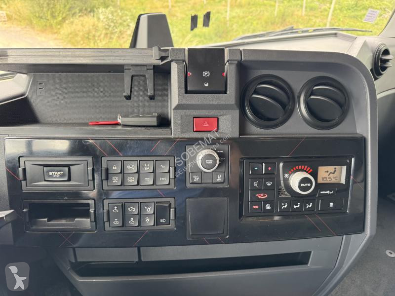 Tahač Renault 520