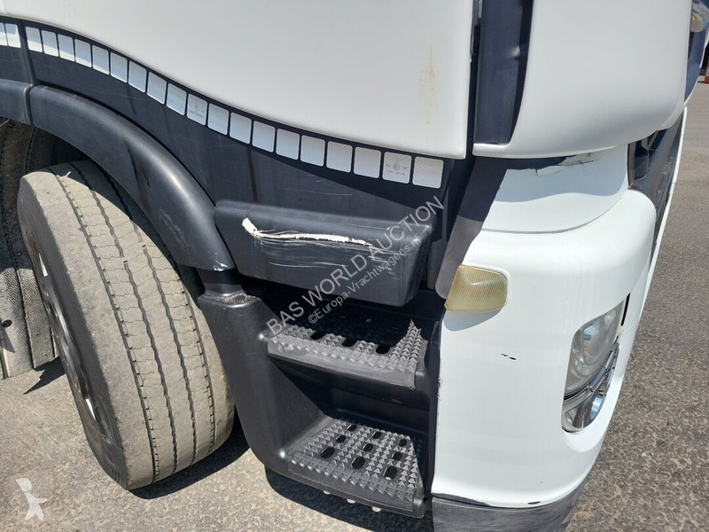 Nyergesvontató Iveco NP NP 460
