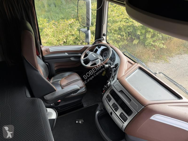 Tracteur DAF 530