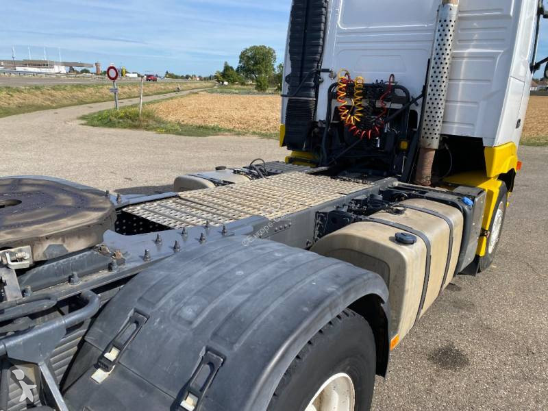 Cap tractor Volvo 580