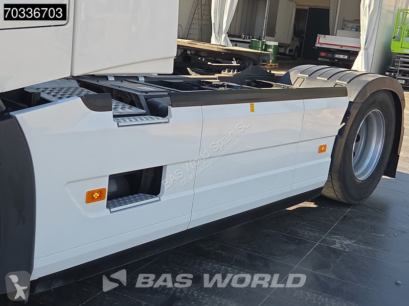 Тягач Volvo 500  4X2 XL 2xTanks Xenon ACC