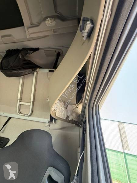Iveco 490 tractor unit