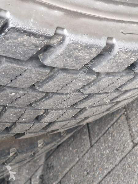 جرار Volvo 13540 Globetrotter 6x4 - Lift axle -...
