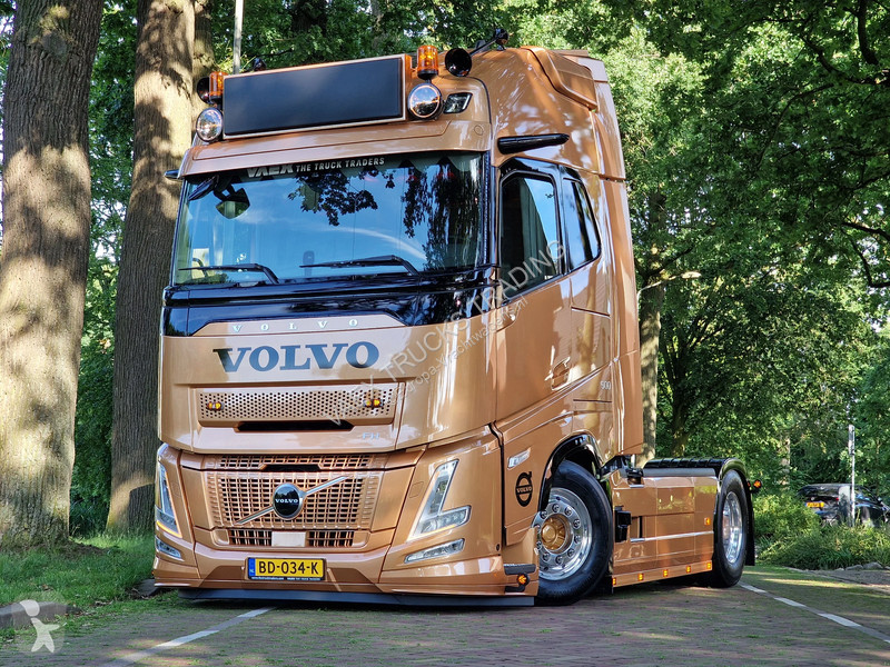Traktor Volvo 13500 Aero Globetrotter XL 4x2 -...