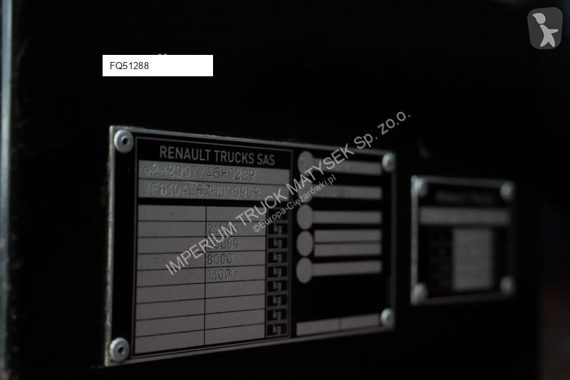 Влекач Renault T 440