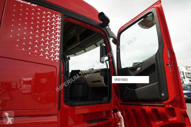 Влекач Mercedes ACTROS 1845