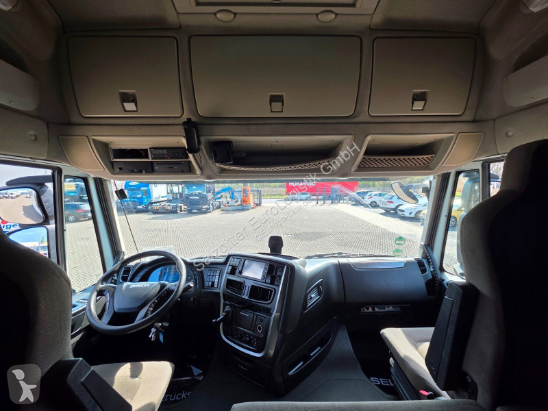 جرار Iveco 420 / Intarder