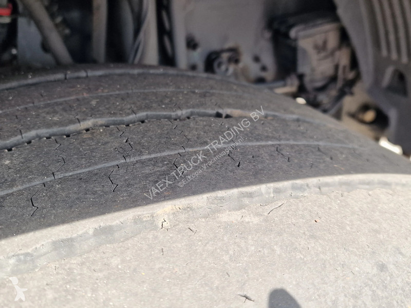 Tracteur Volvo 13500 Globetrotter XL 4x2 - Low...