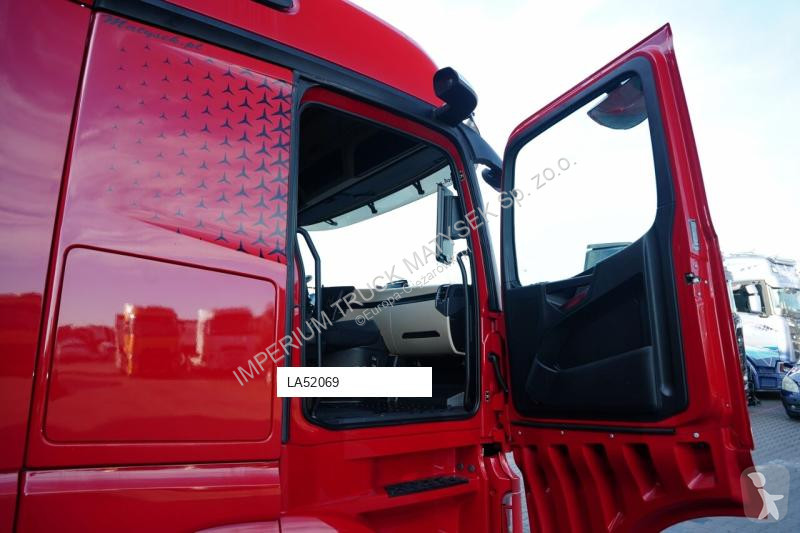 Тягач Mercedes ACTROS 1845